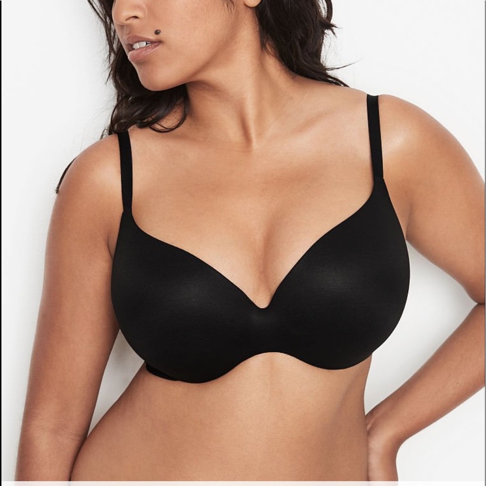 Victoria’s Secret• Incredible perfect lined bra black 34dd